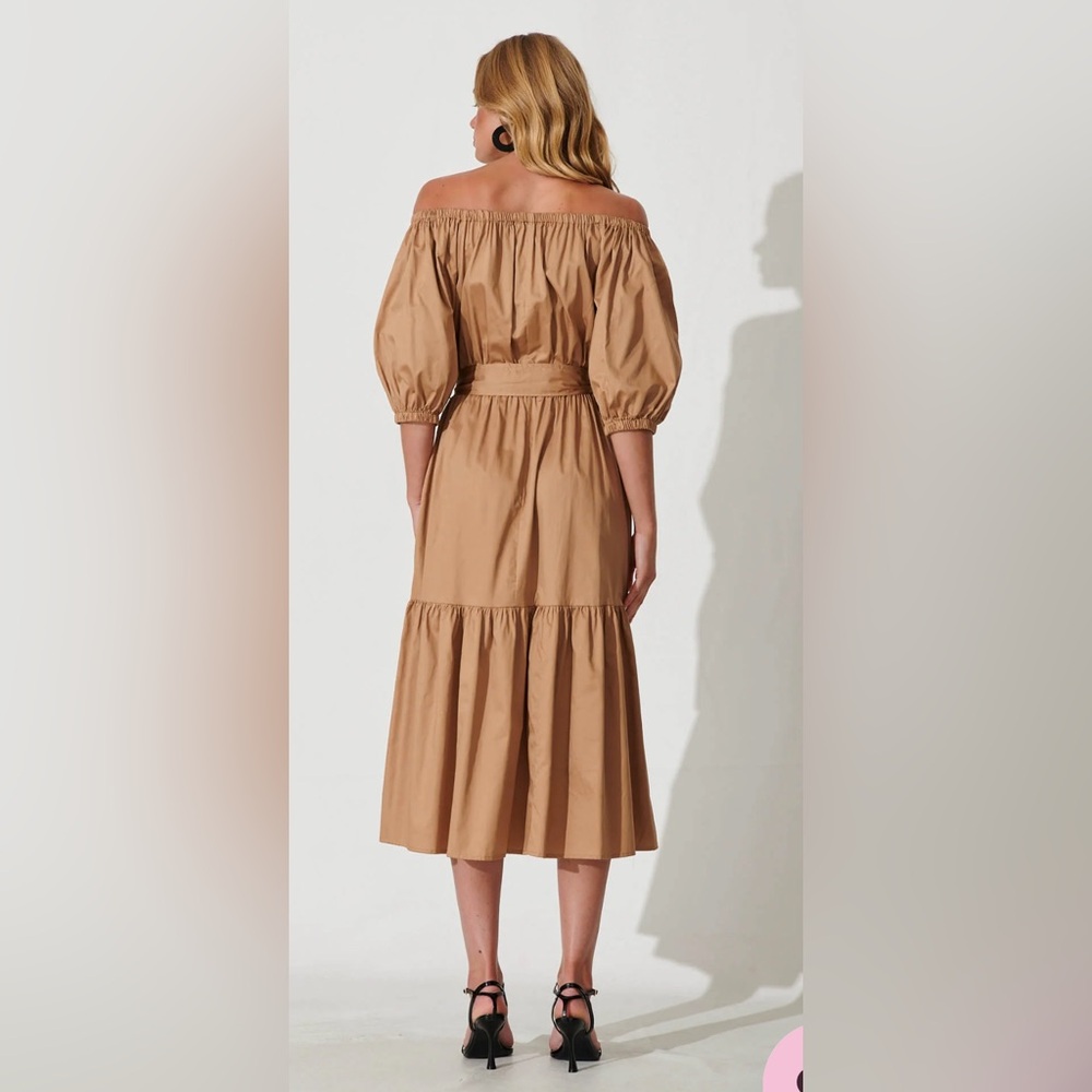 Label of Love Tan tierred puff sleeve dress - Picture 4 of 11